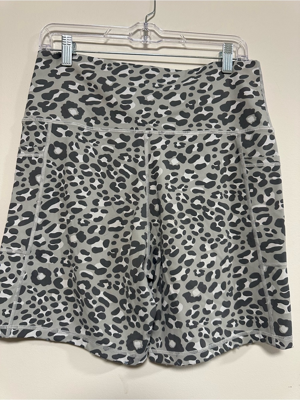 TIGI Gray and Black Leopard Print Skater Skirt